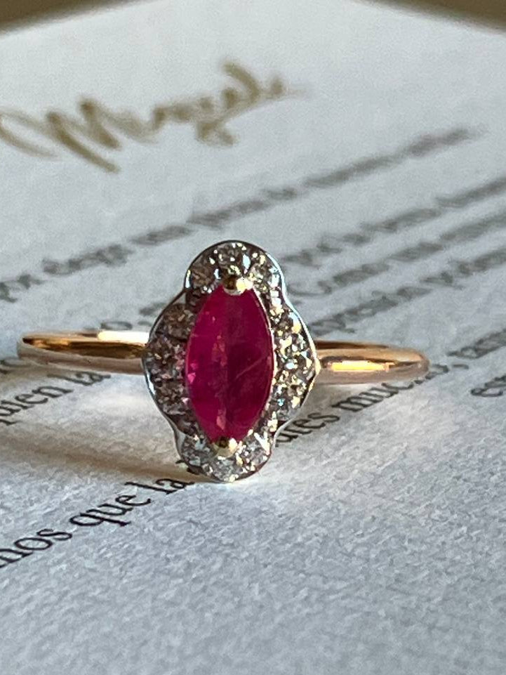 Sortija de Rubí Natural y Diamantes